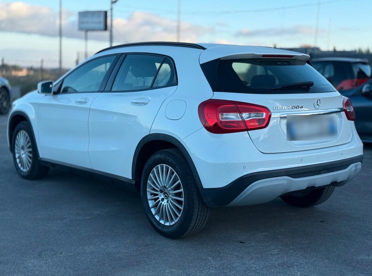 Mercedes-benz GLA 200 d Automatic 4Matic Premium