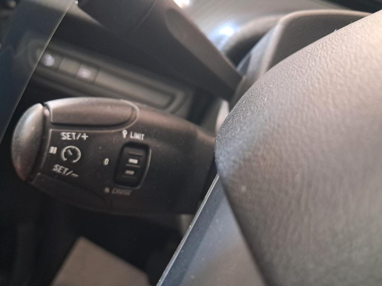 Peugeot 208 PureTech 82 Stop&Start 5 porte Signature
