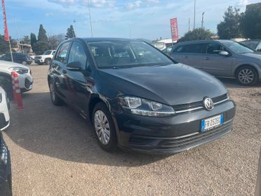 Volkswagen Golf 1.6 TDI in pronta consegna