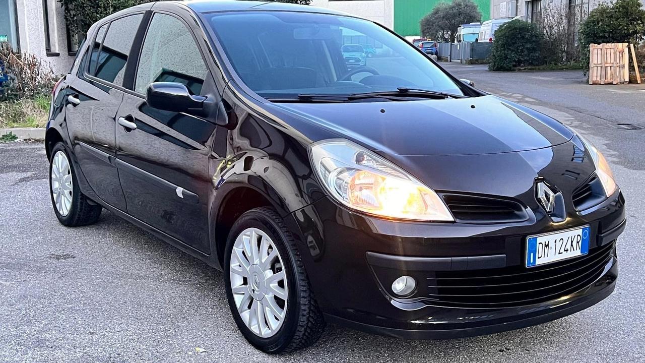 Renault Clio 1.2 16V 5 porte Le Iene Unico proprietario ok neo patentati