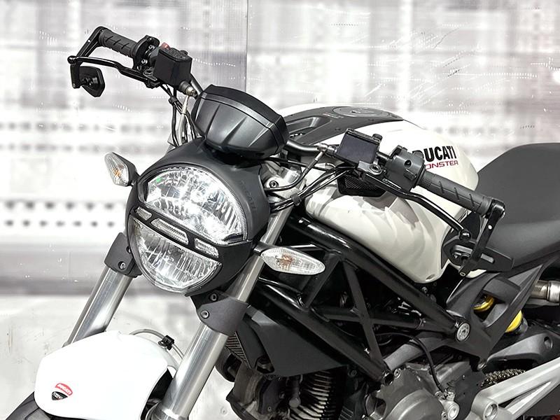 Ducati Monster 696
