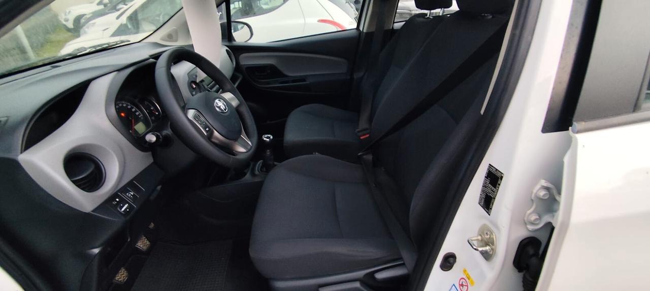 Toyota Yaris 1.0 5 porte Active