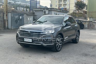 VOLKSWAGEN Touareg 3.0 V6 TSI eHybrid Atmosphere