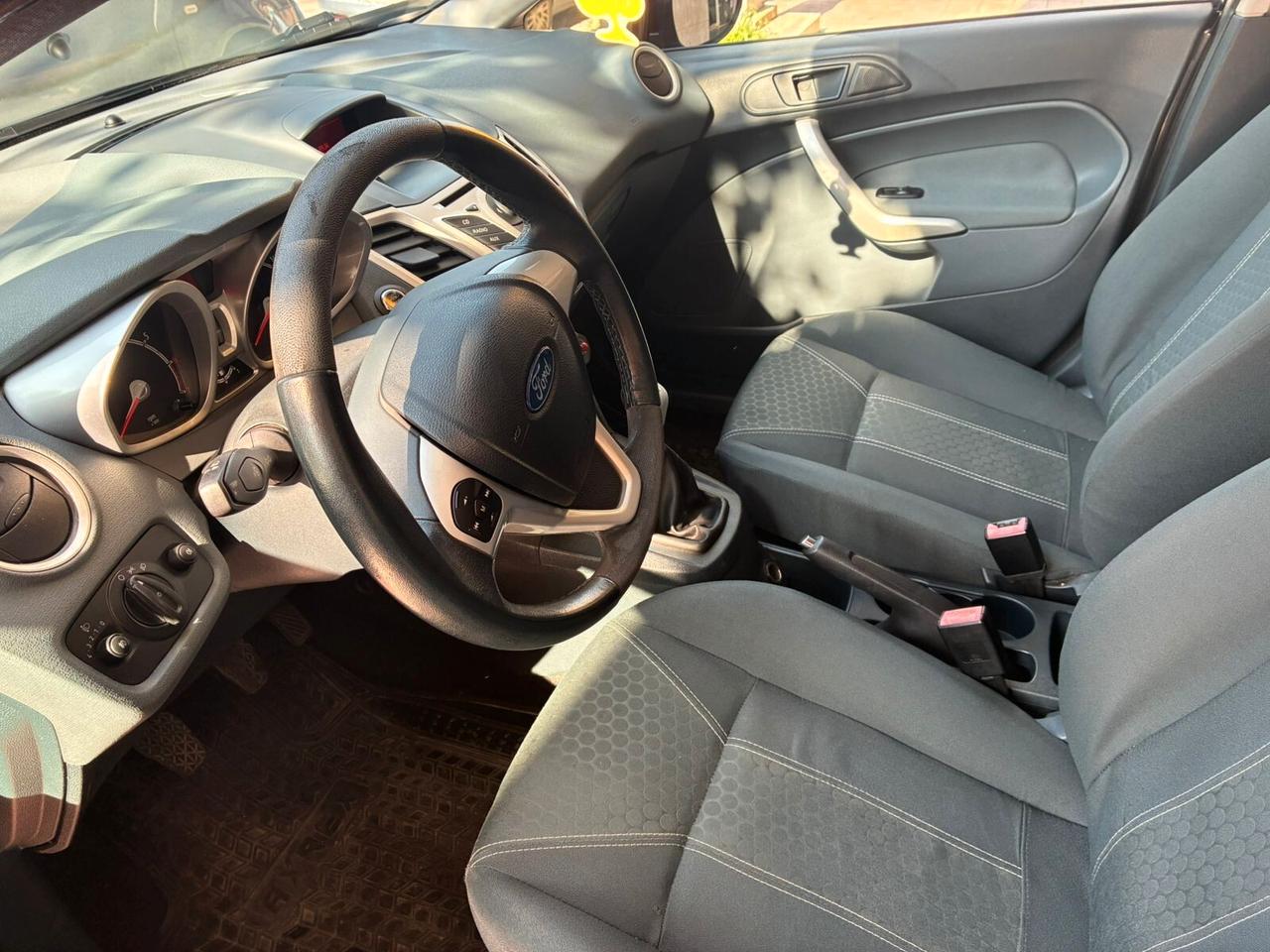 Ford Fiesta 1.2 5p perfetta-2010