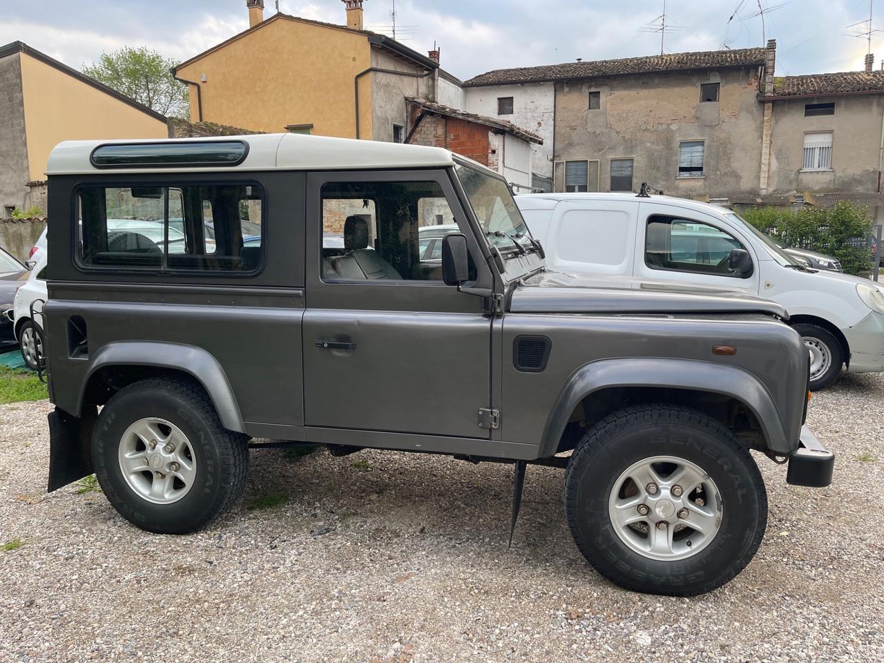 Land Rover Defender 90 2.5 Td5 Station Wagon SE