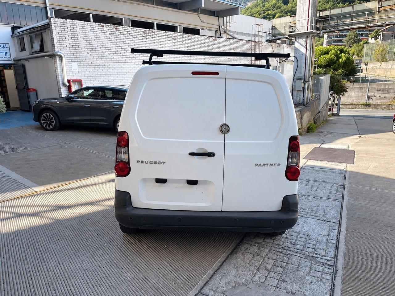 Peugeot Partner BlueHDi 100 3 posti Furgone Premium