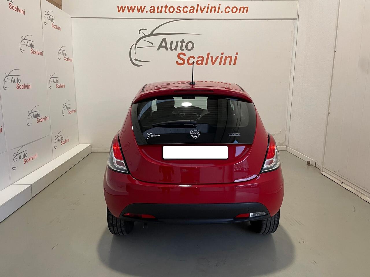 Lancia Ypsilon 1.0 FireFly 5 porte S&S Hybrid Silver