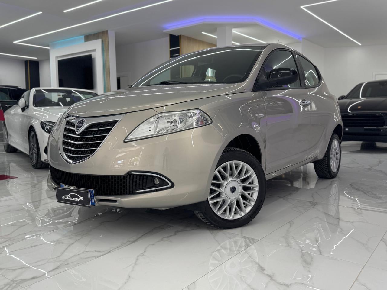 Lancia Ypsilon 0.9 TwinAir 85 CV Metano Ecochic Gold