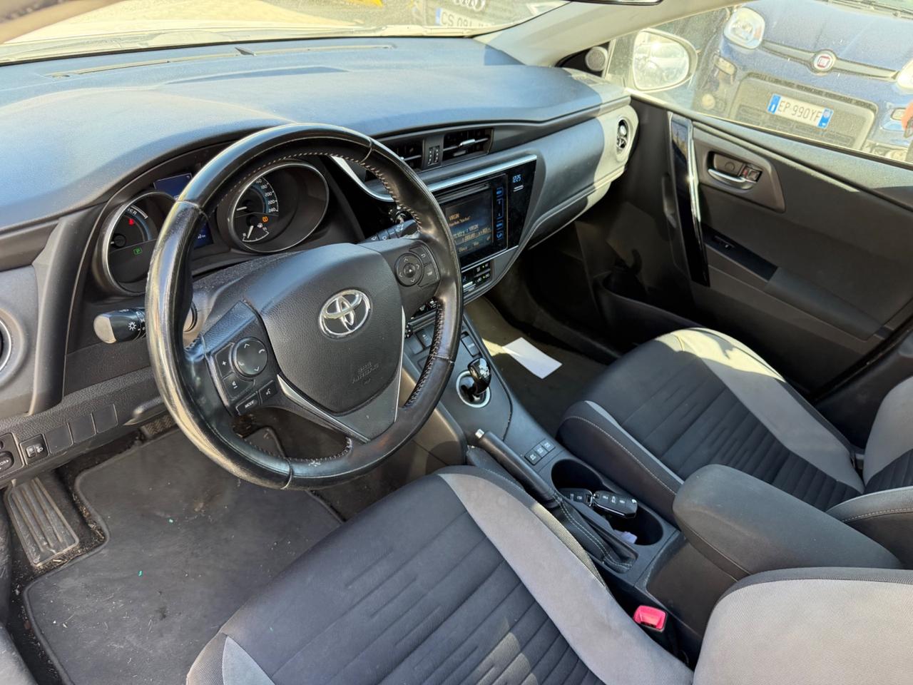 Toyota Auris 1.8 Hybrid Lounge automatico