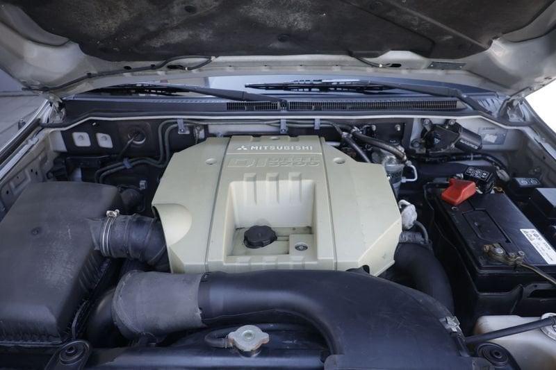 Mitsubishi Pajero Pajero 3.2 16V DI-D 3p. GLX Aut. Unicoproprietario