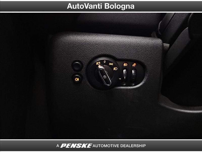 MINI Mini 5 porte Mini 5p 1.5 One Essential 102cv auto