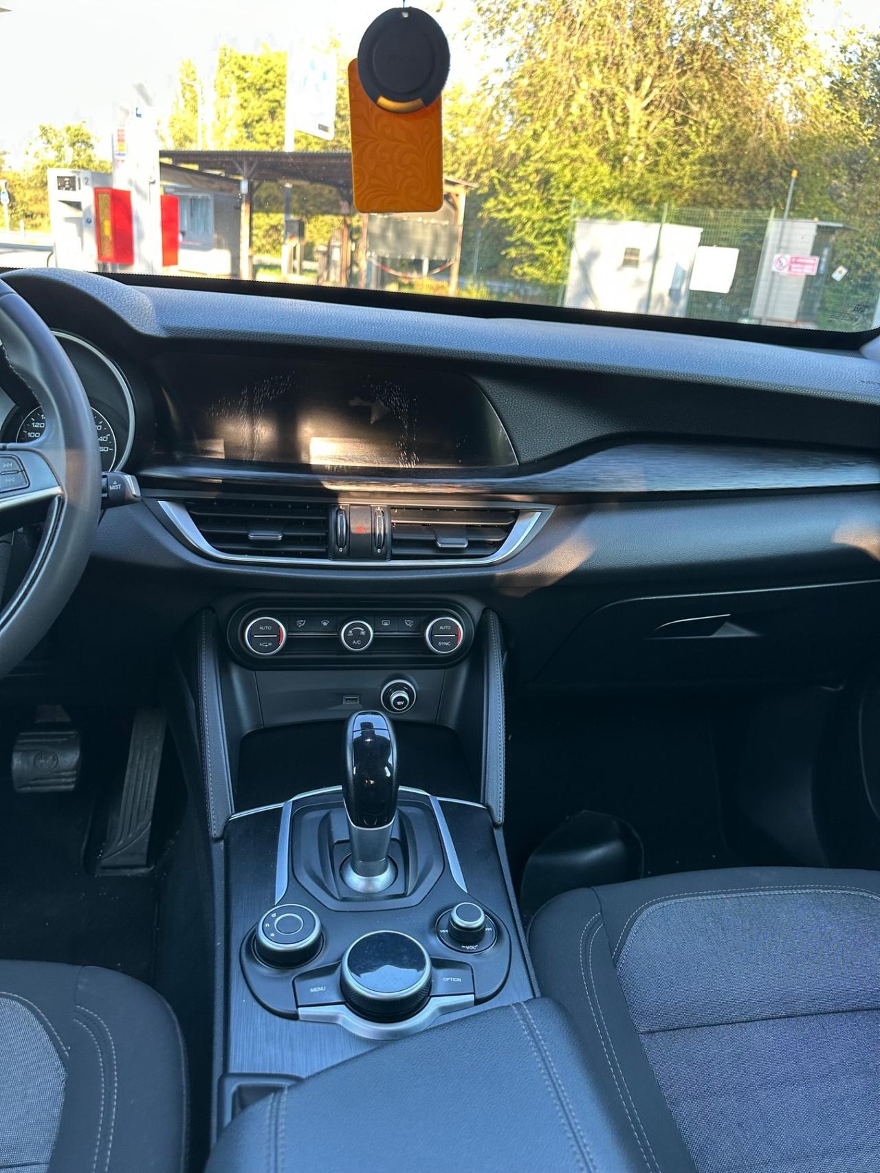 Alfa Romeo Stelvio 2.2 Turbodiesel 180 CV AT8 Q4 Business