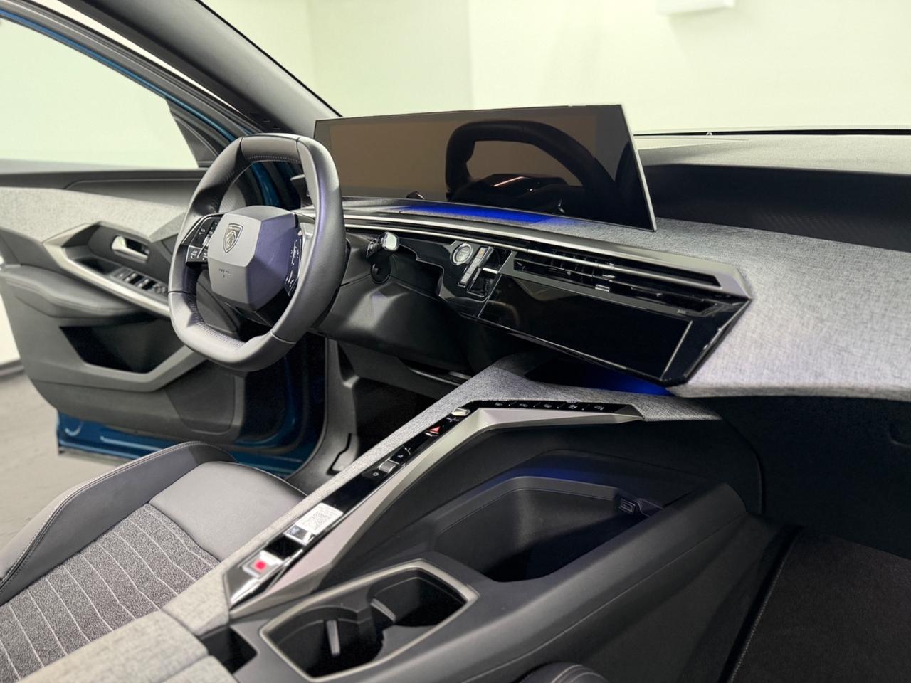 PEUGEOT 3008 FULL HYBRID (anno 2025)