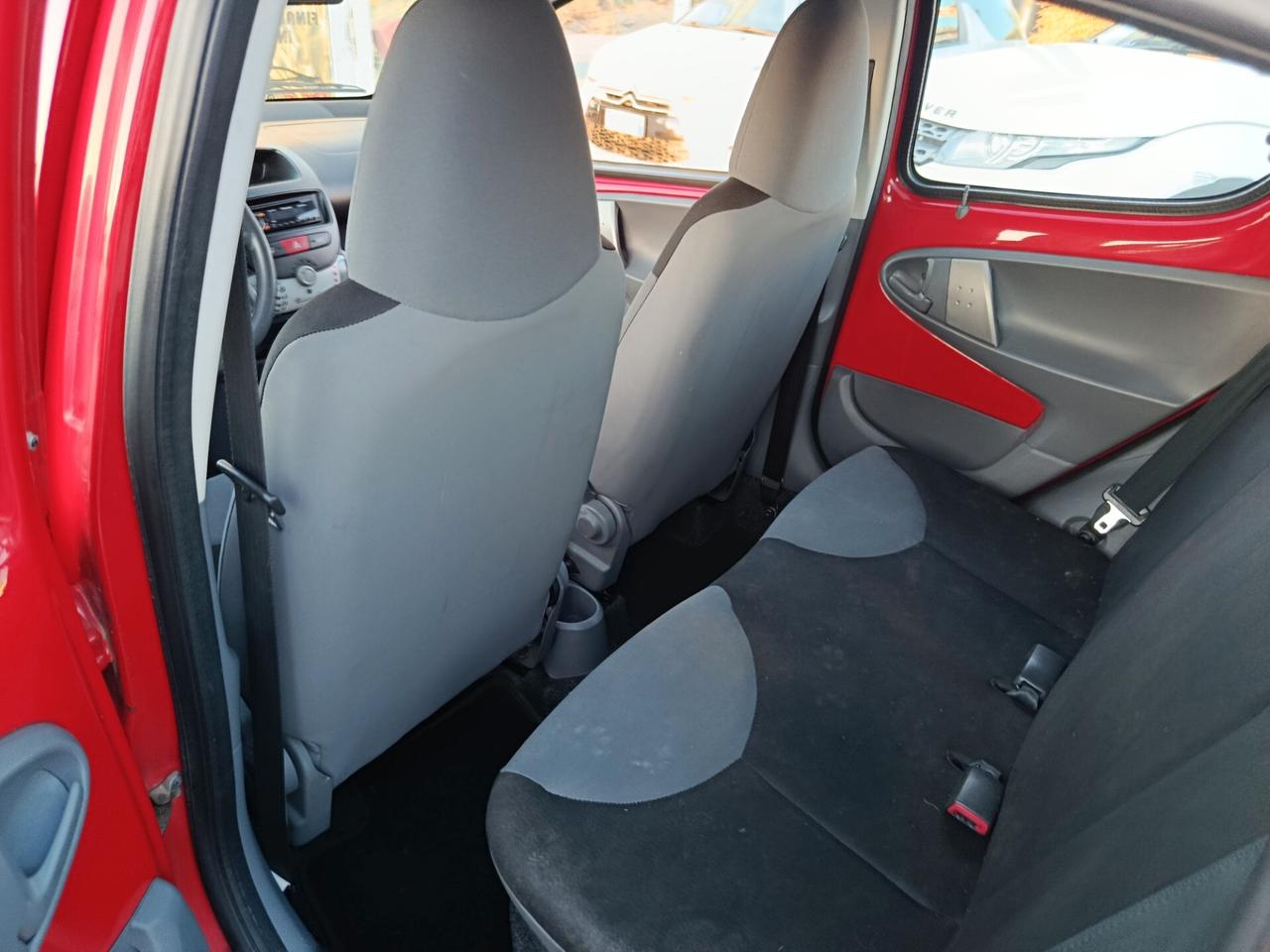 Peugeot 107 1.0 68CV 5p. Urban Move 2012