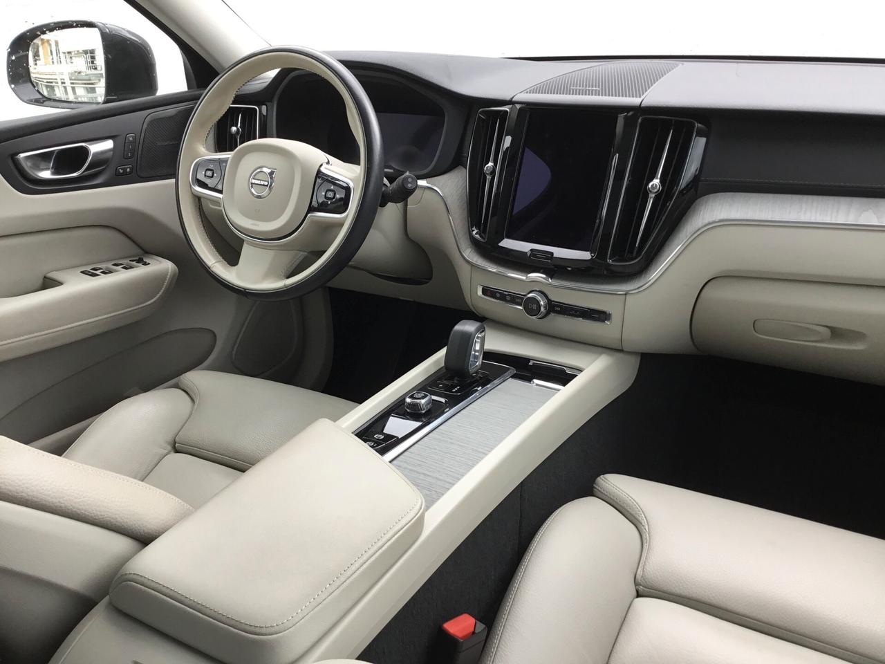 Volvo XC60 T6 Recharge Plug-in Hybrid AWD aut. Ultimate Bright