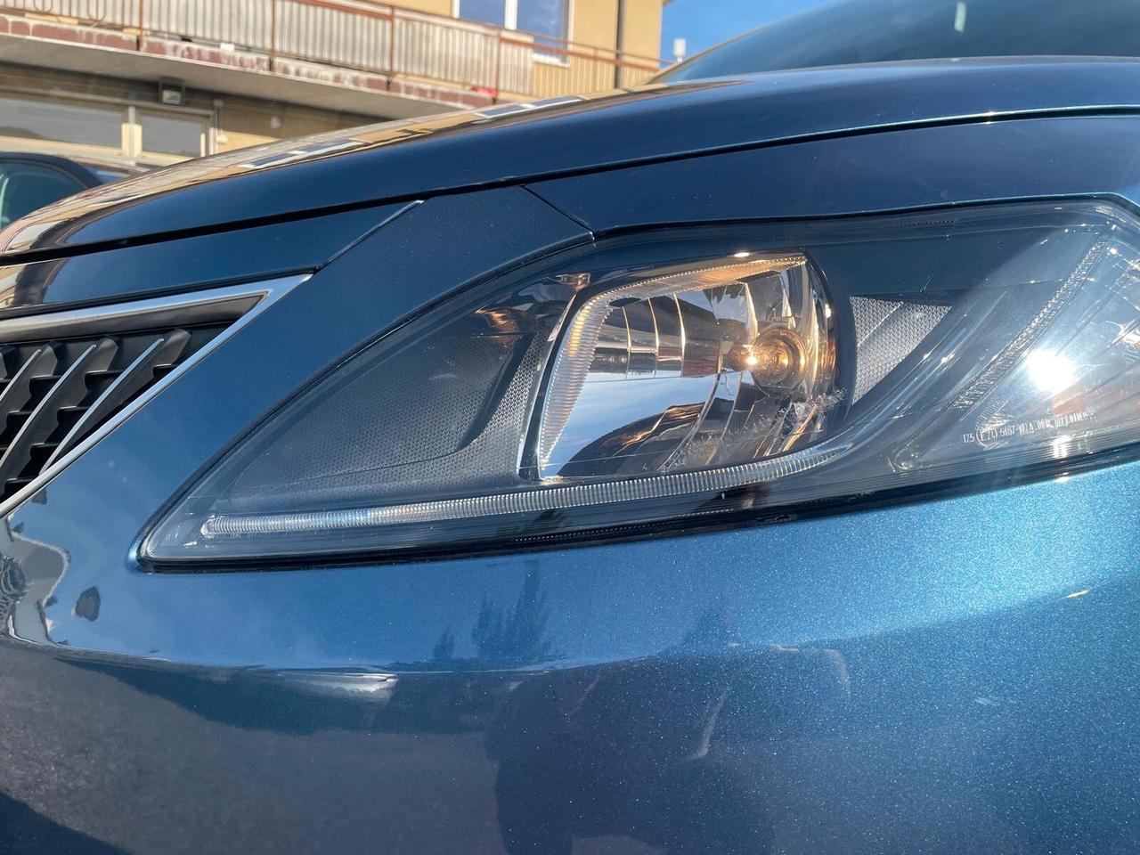 Lancia Ypsilon 1.0 Hybrid Ecochic Siler