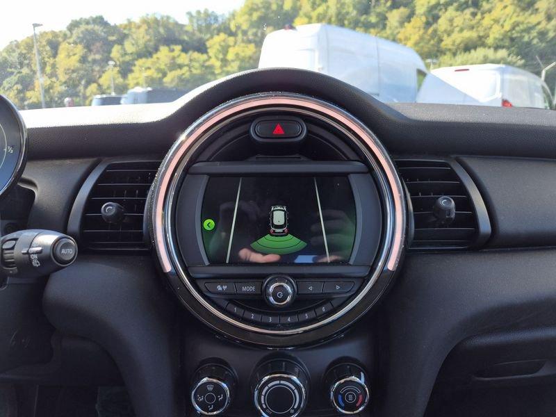 MINI Mini 5 porte Mini 5p 1.5 One Baker Street 102cv auto