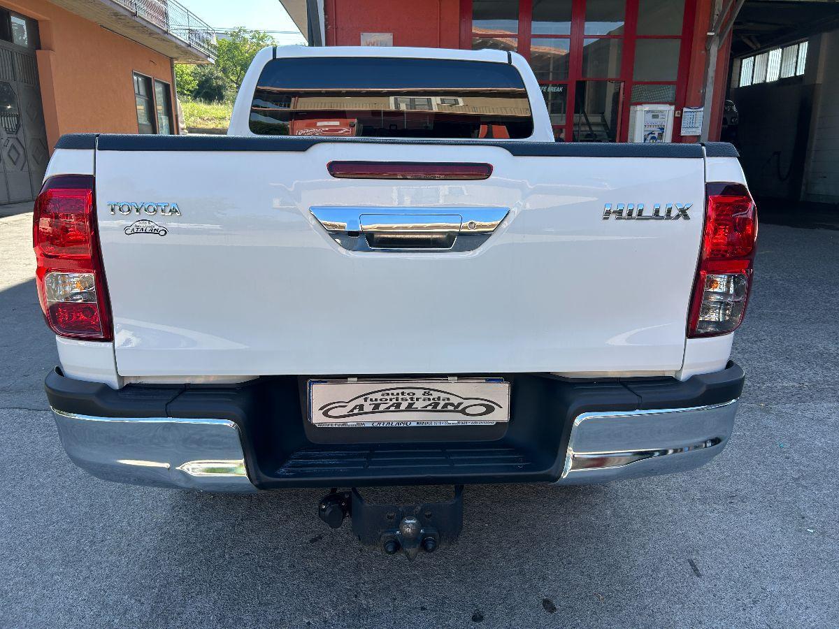 TOYOTA - Hilux 2.4 d-4d 4x4 EXECUTIVE TELECAMERA