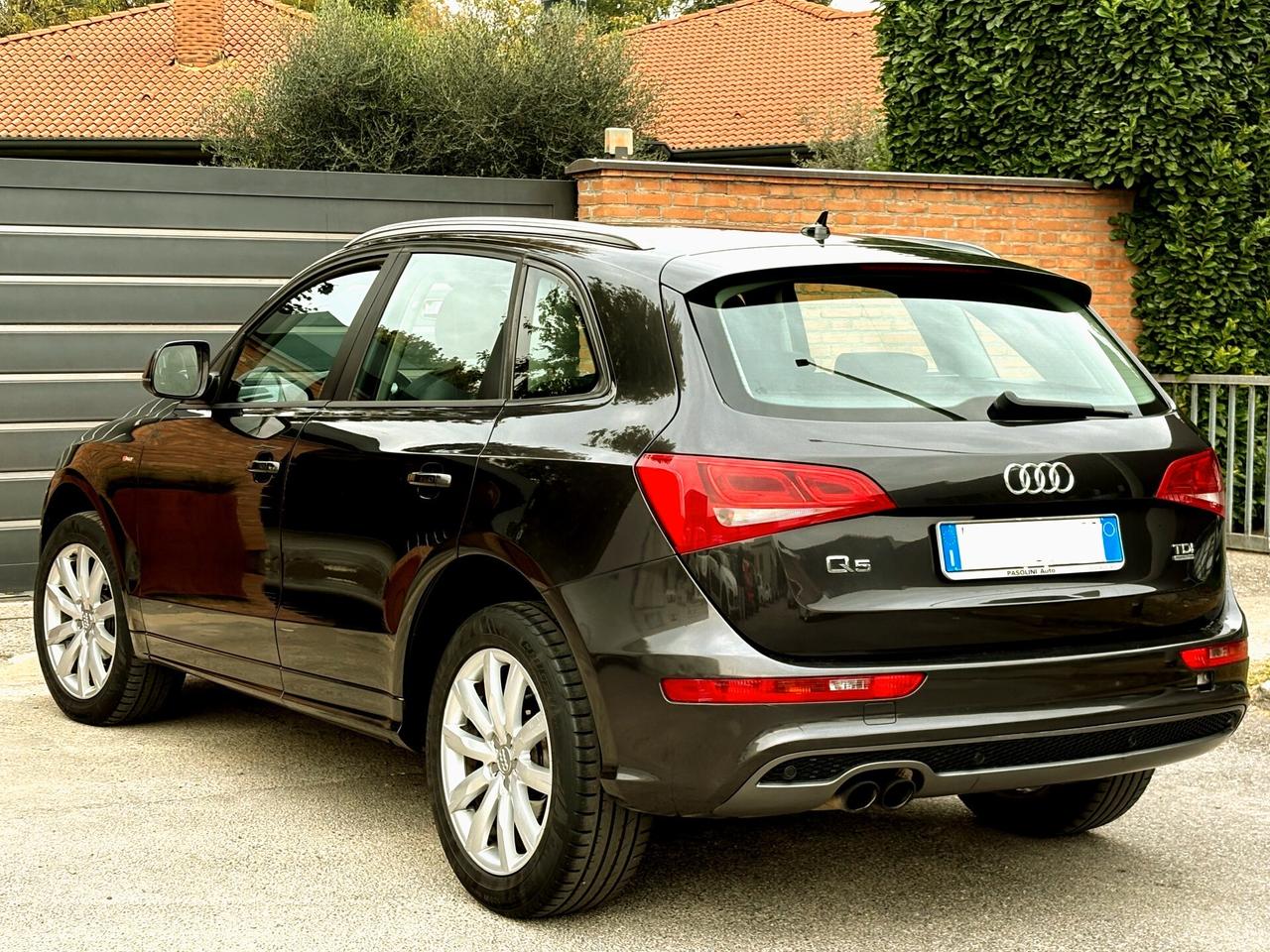 Audi Q5 2.0D aut. "S-line" int/est-Pelle,Nav-FULL