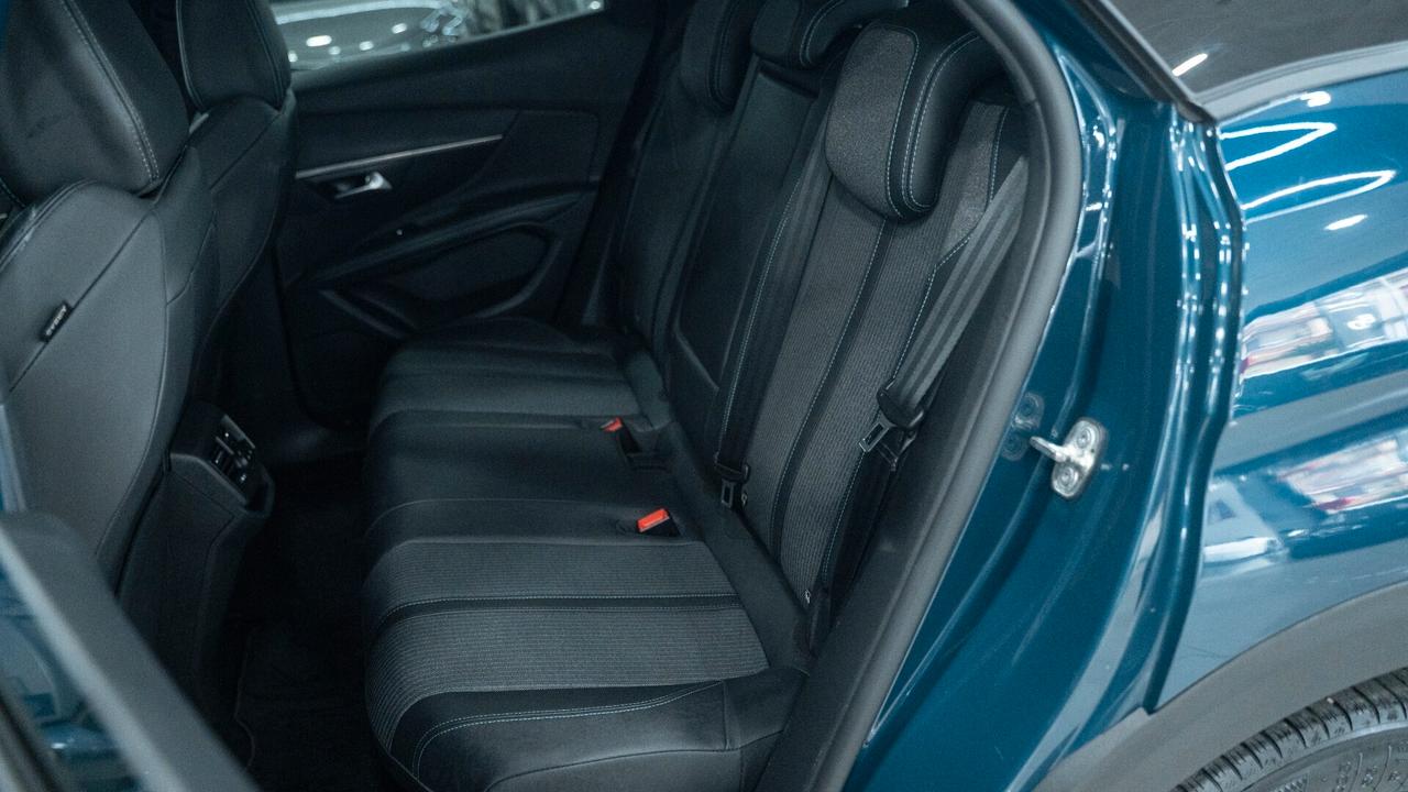 Peugeot 3008 1.5 BLUEHDI ALLURE PACK EAT8 SES 131 CV AUTO VIRTU