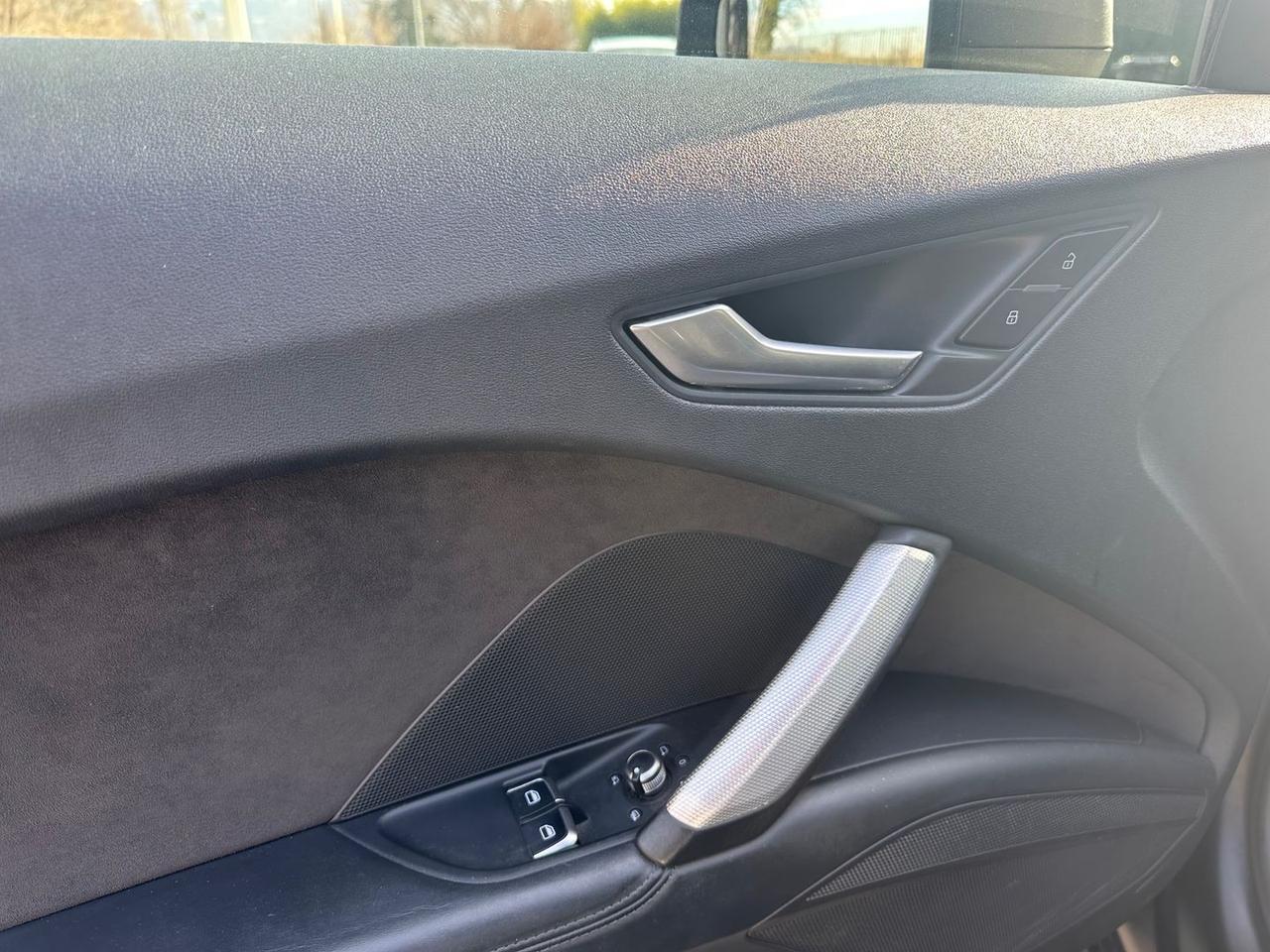 Audi TT S Line 2.0 TFSI #8773