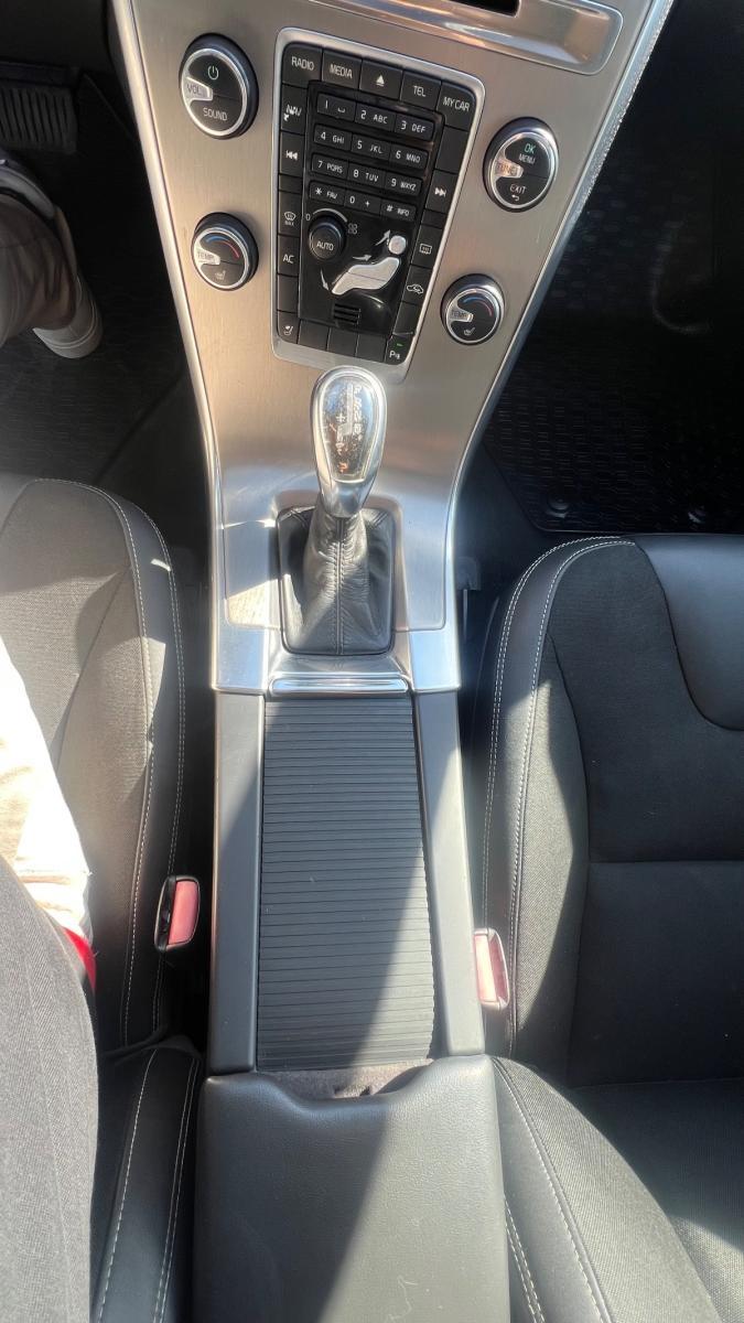 VOLVO - XC60 2.0 d4 Momentum 163cv geartronic