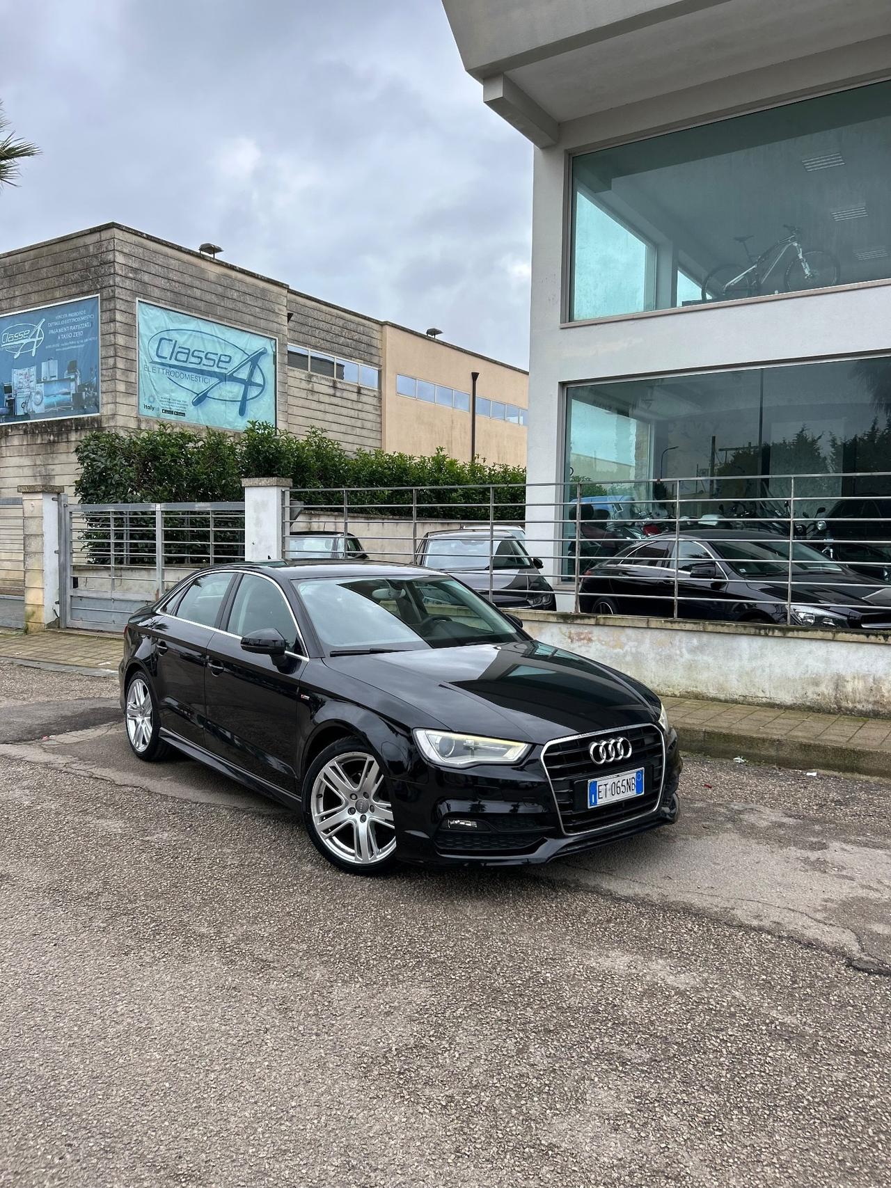 Audi A3 2.0 TDI 150cv sedan S-Line