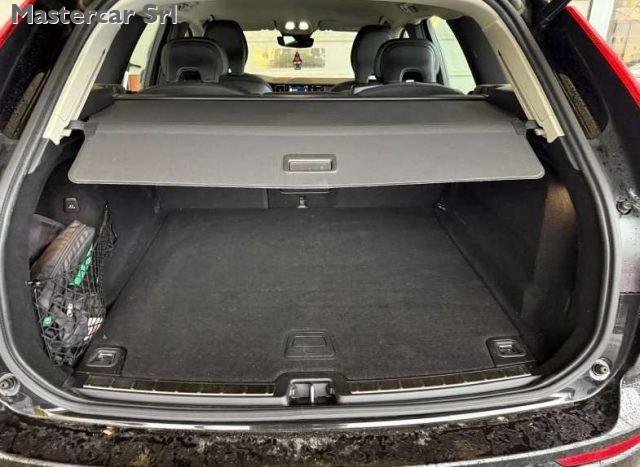 VOLVO XC60 XC60 II 2022 2.0 b4 Momentum Pro auto - GG102RJ