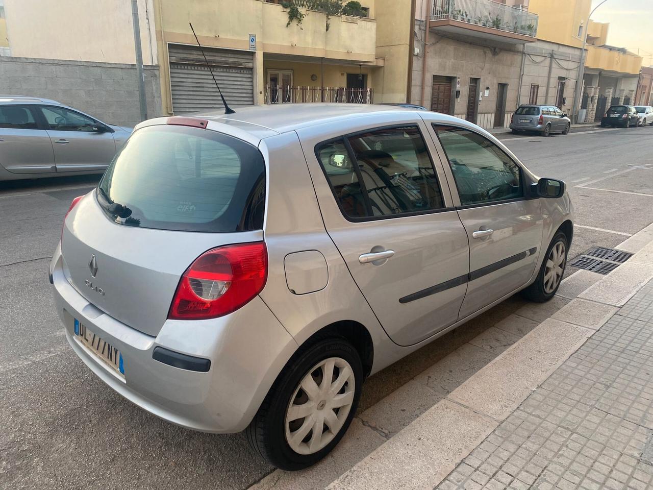 RENAULT CLIO 2008 1.5 DIESEL