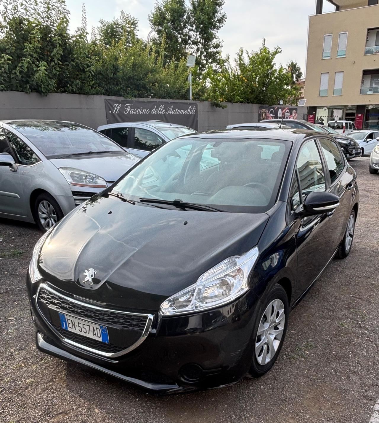 Peugeot 208 1.4 HDi 68 CV 5 porte Allure