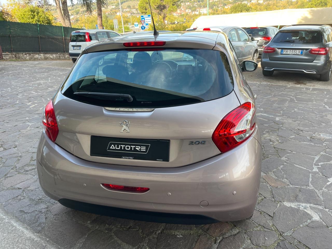 Peugeot 208 1.4 HDi 68 CV 5 porte Business NEO PATENTATI