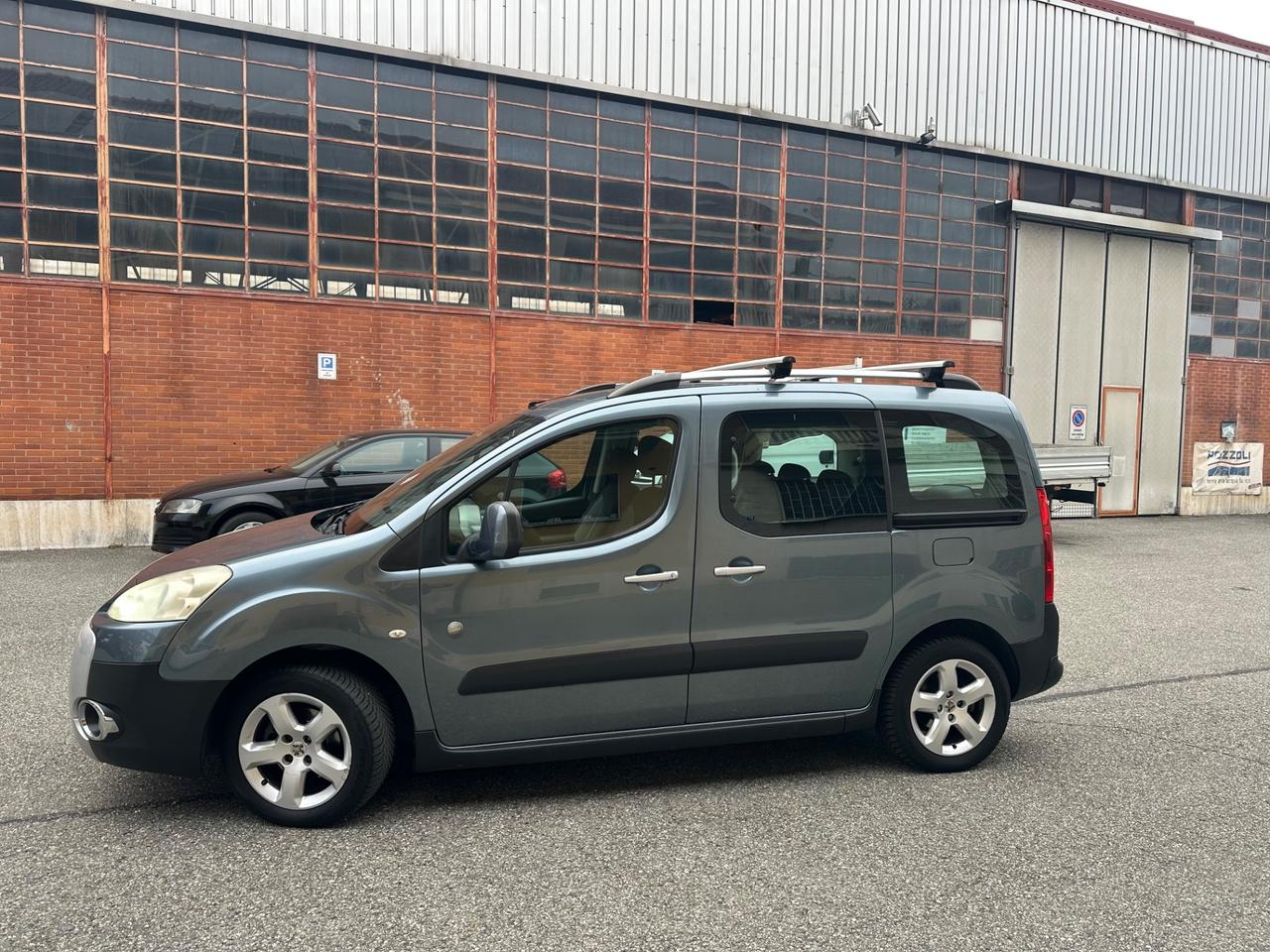 Peugeot Partner 7 posti 1.6 gpl della casa euro 5