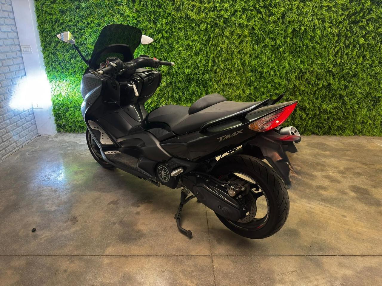 Yamaha X-Max 250