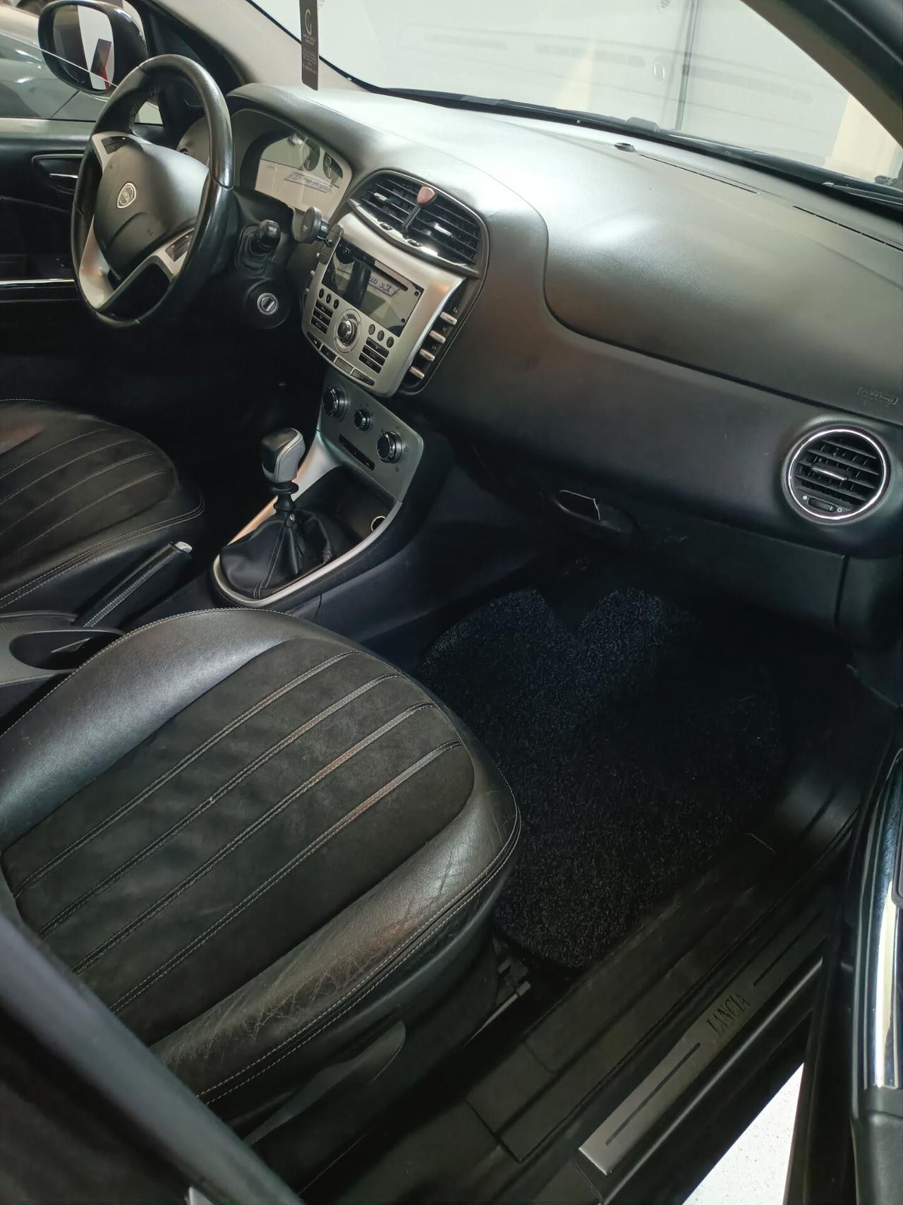 Lancia Delta 1.6 MJT DPF Silver