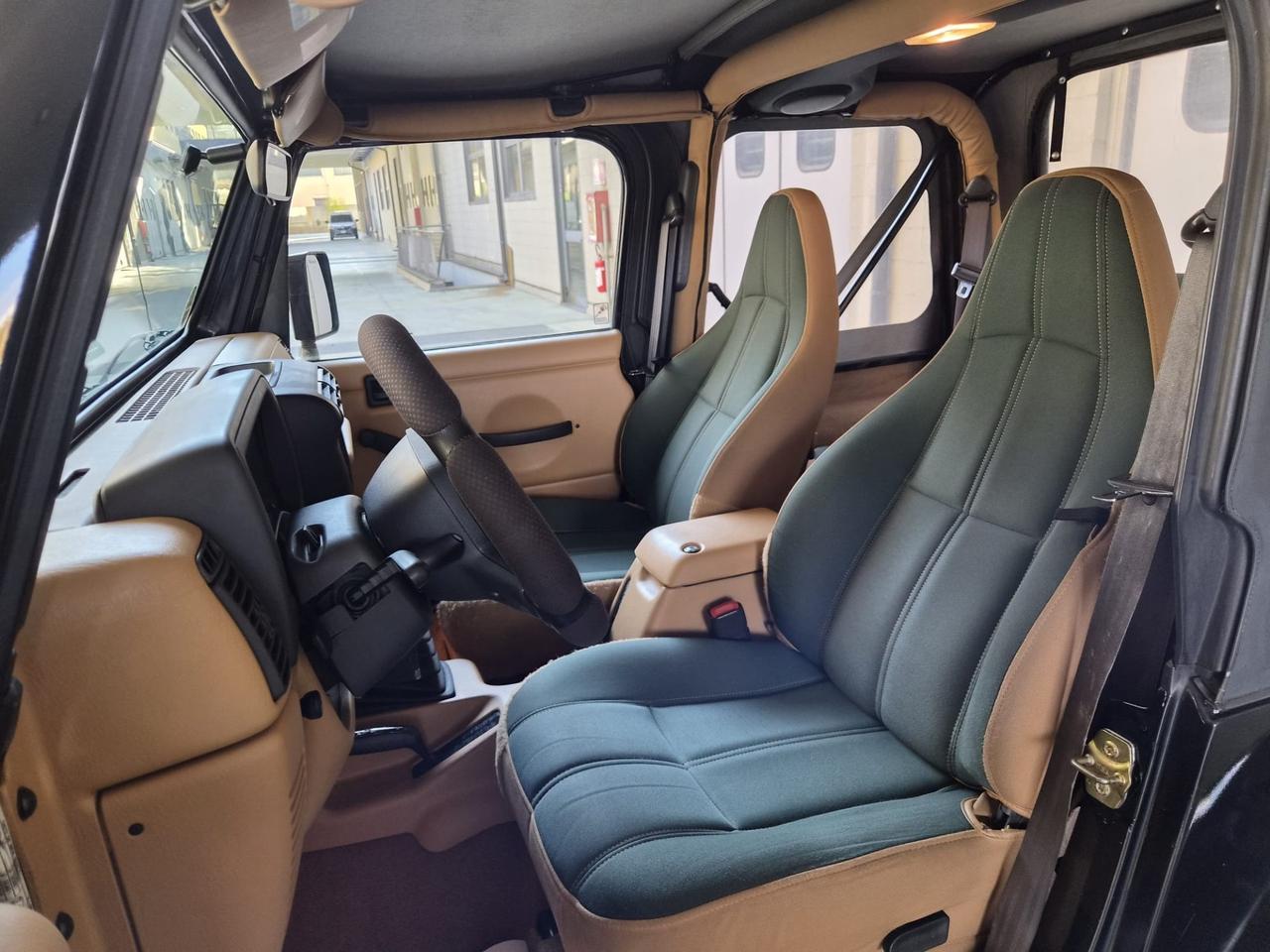 Jeep Wrangler 4.0 cat Sahara