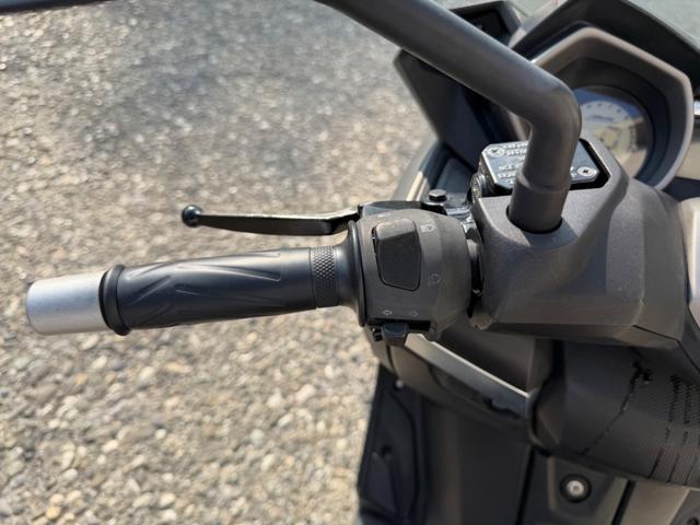 YAMAHA X-Max 125 X MAX 125cc CON BAULETTO solo 35000 KM