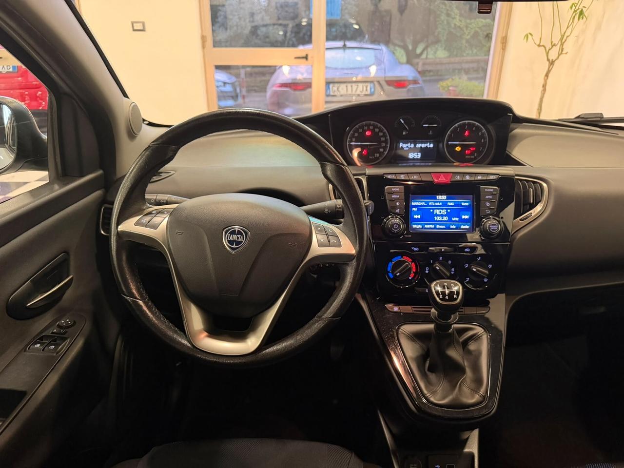Lancia Ypsilon 1.2 69 CV 5 porte Gold