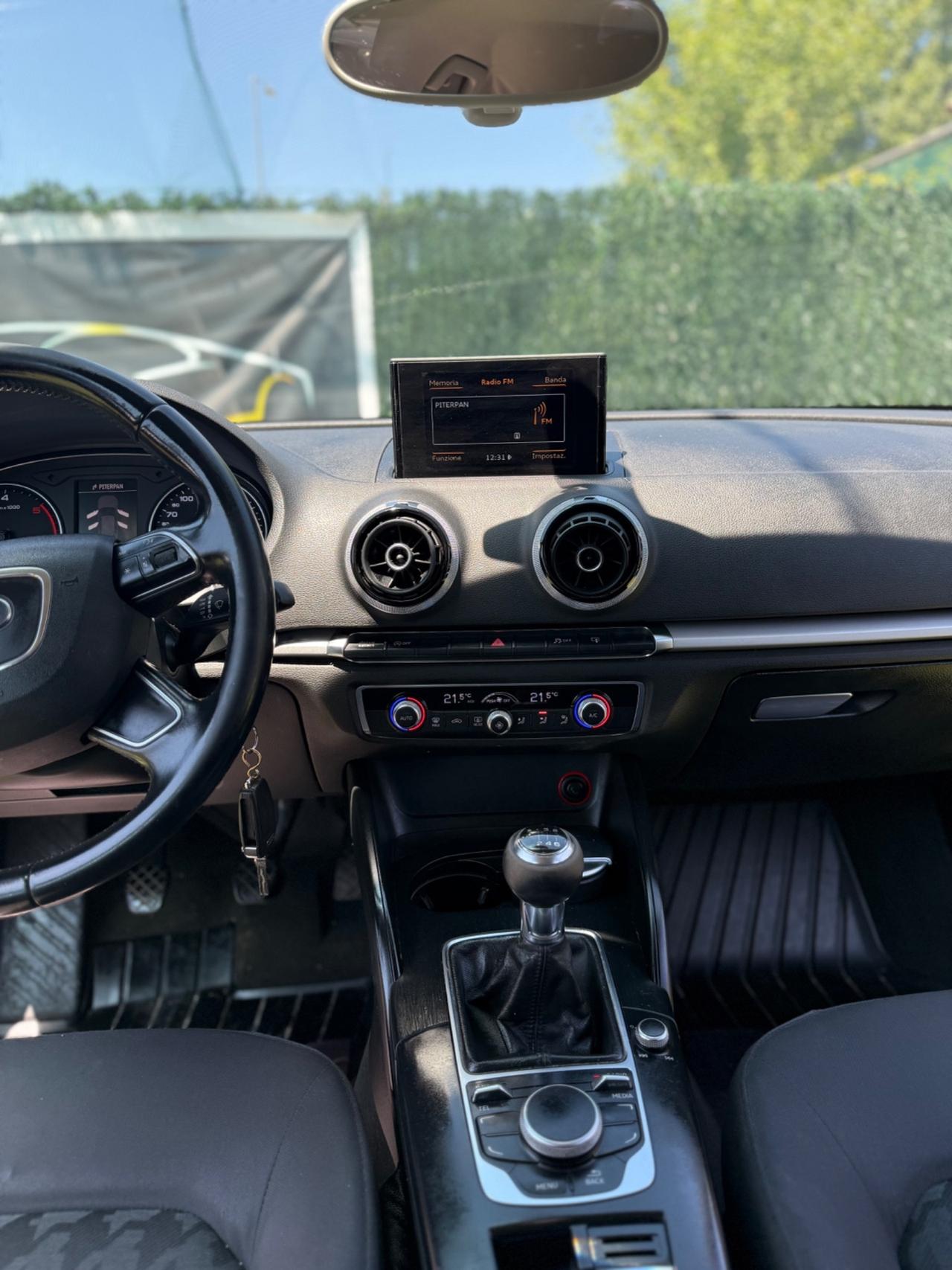 Audi A3 2014 1.6 TDI NEOPATENTATI FARI LED NAVI FULL