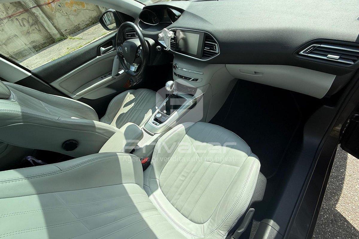 PEUGEOT 308 PureTech Turbo 130 S&S SW Allure