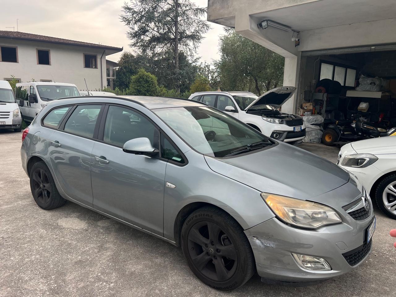 Opel Astra 1.7 CDTI 110CV Sports Tourer Cosmo Fleet