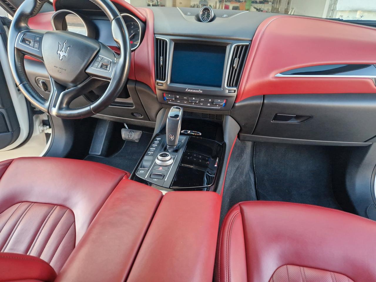 Maserati Levante V6 Diesel 275 CV AWD Gransport