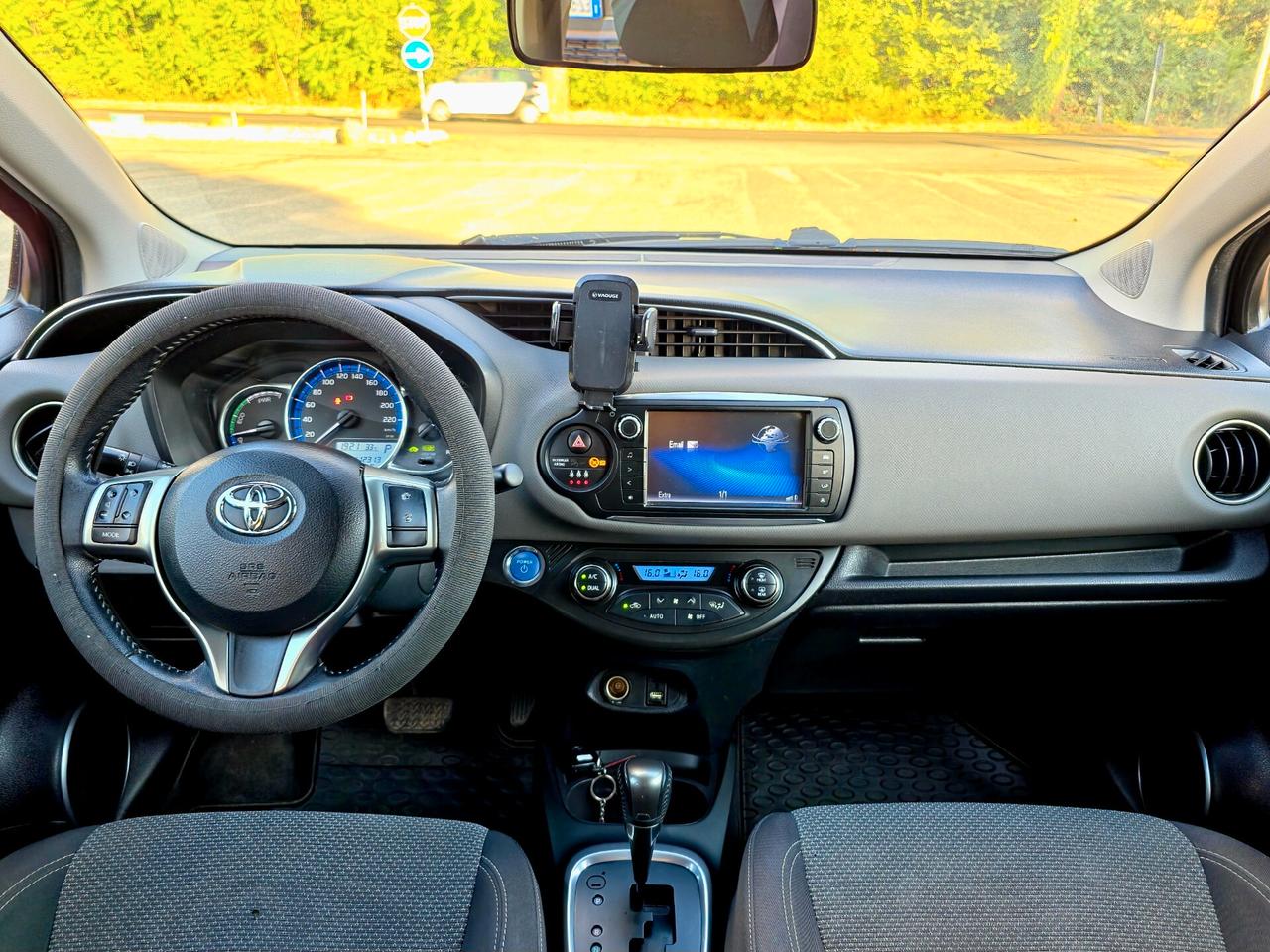 Toyota Yaris 1.5 Hybrid 5 porte Business 2017-E6 Automatico NEO