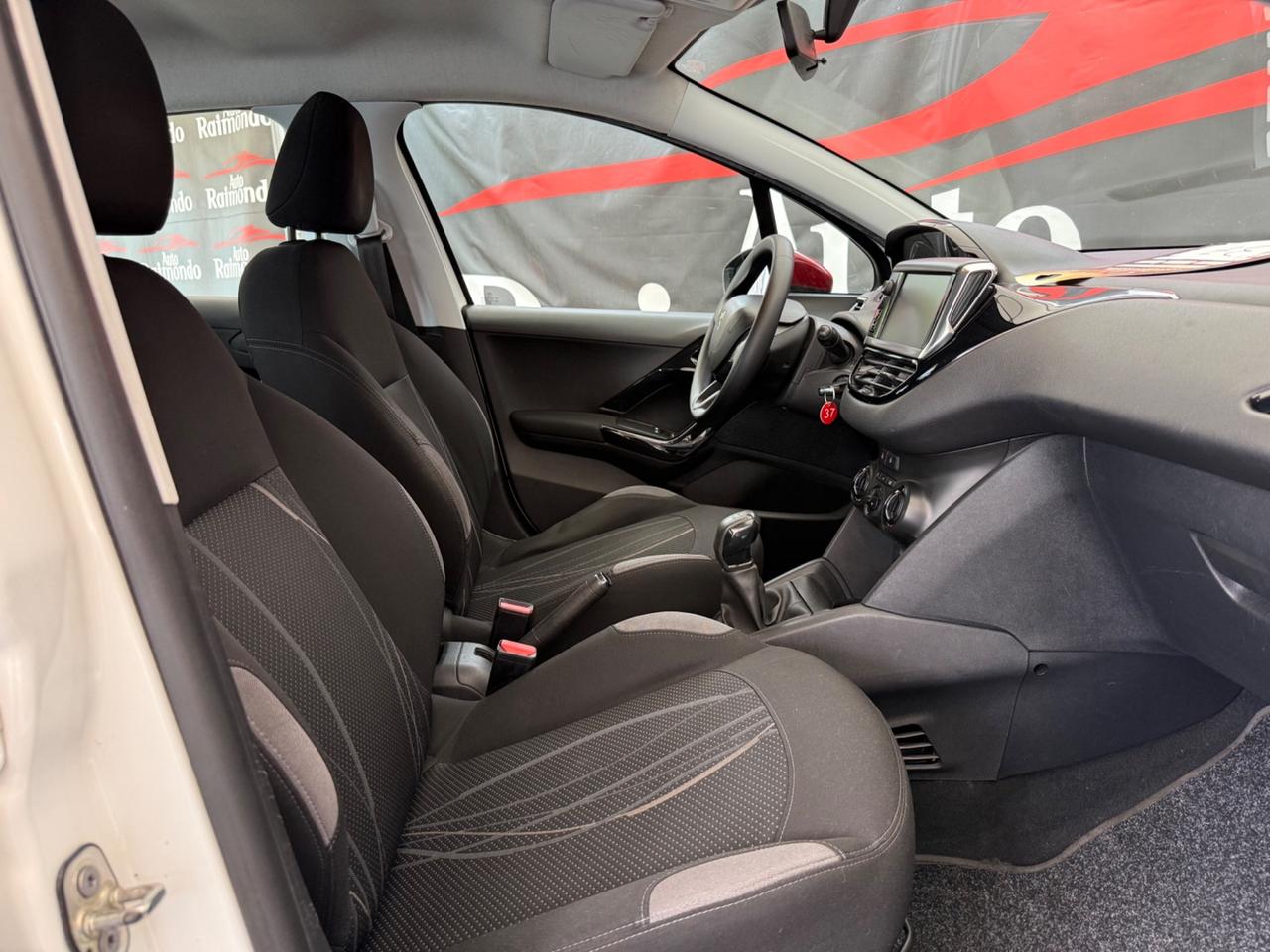Peugeot 208 1.4 HDi 68 CV 5 porte