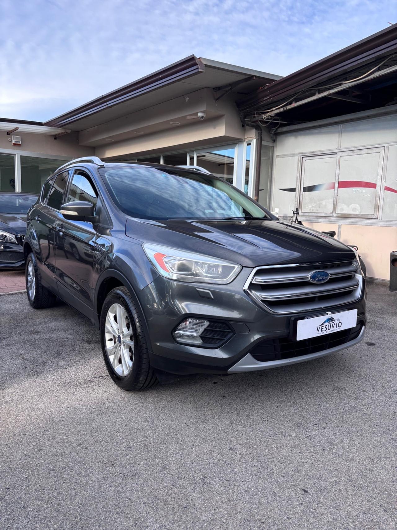 Ford Kuga 1.5 TDCI 120 CV S&S 2WD Powershift Titanium