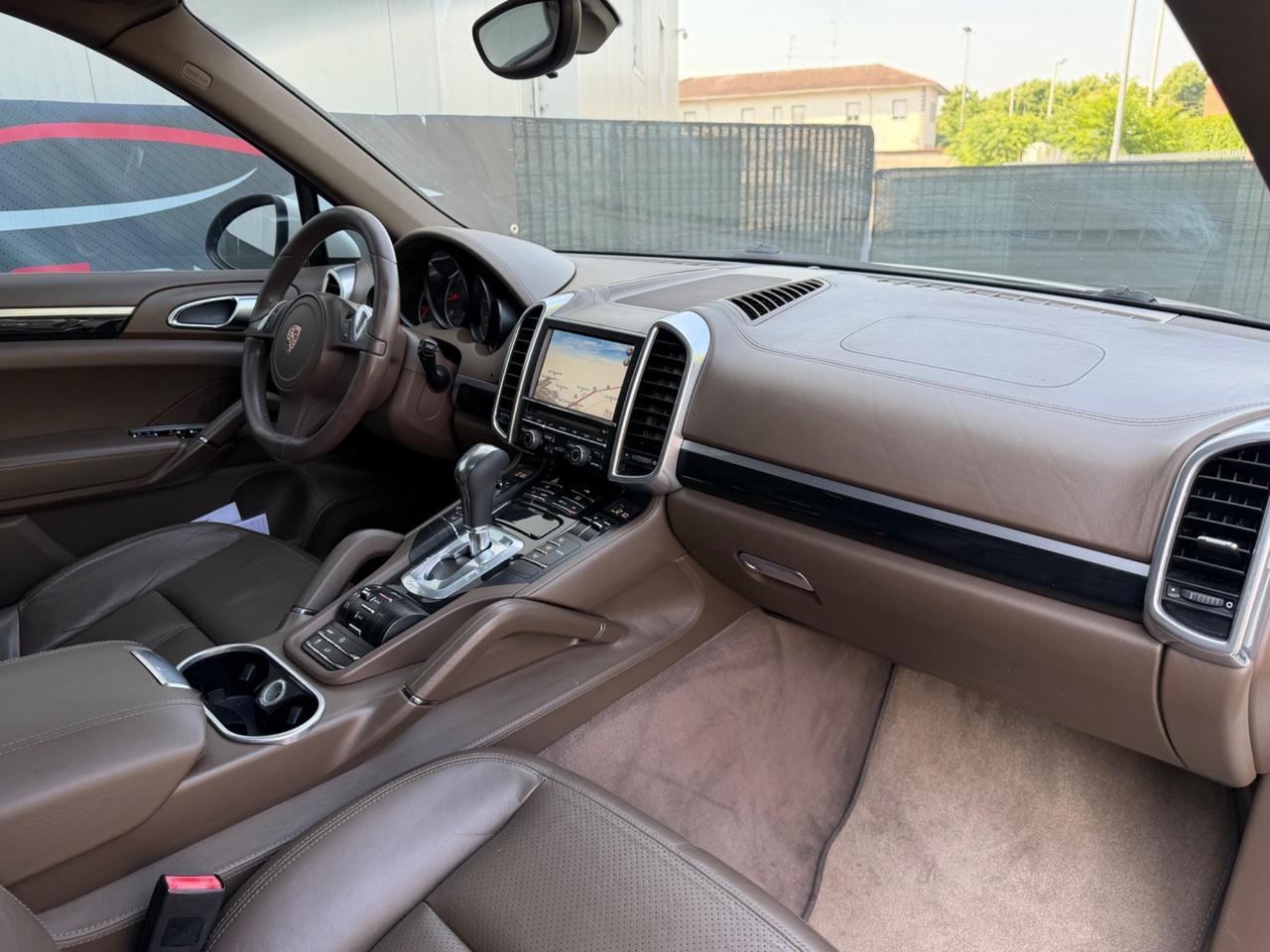 Porsche Cayenne 3.0 Diesel NO SUPERBOLLO TETTO NAVI FULL