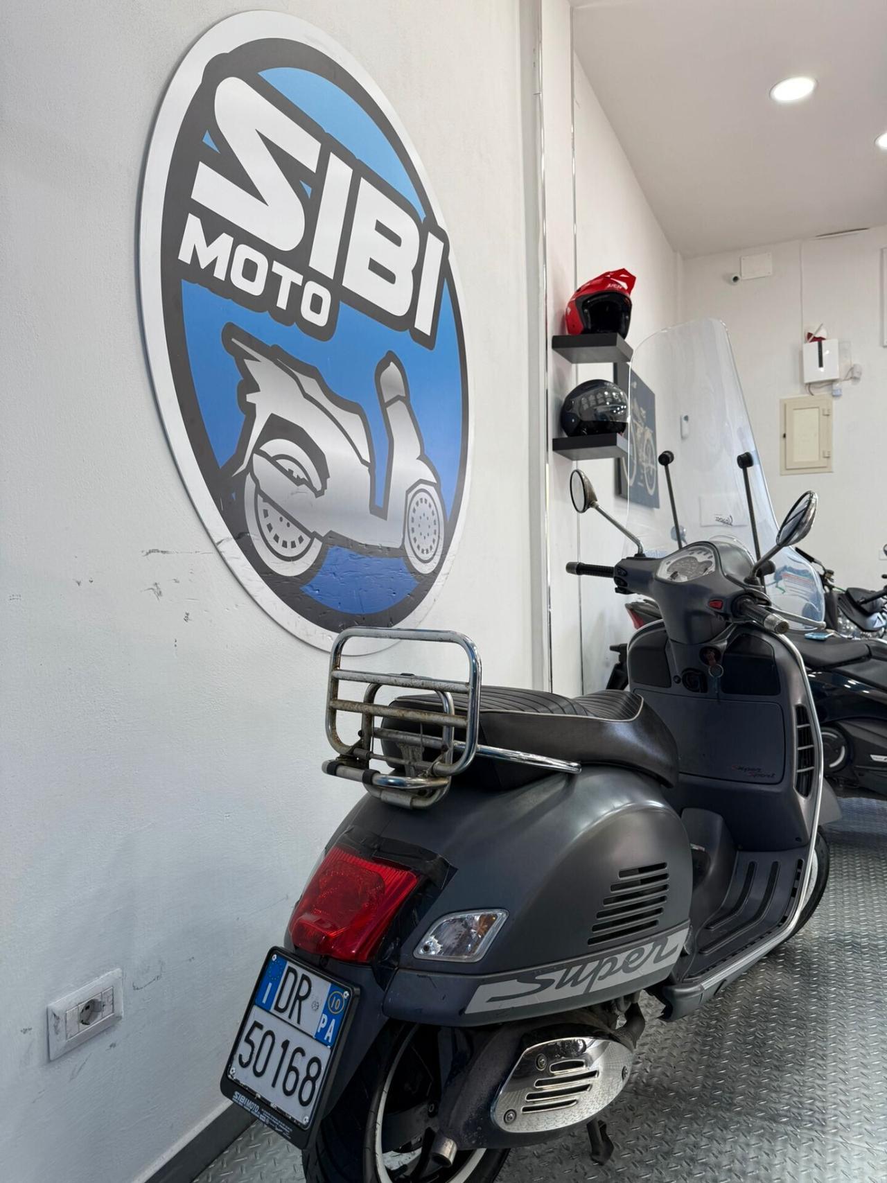 PIAGGIO VESPA SUPER SPORT 300