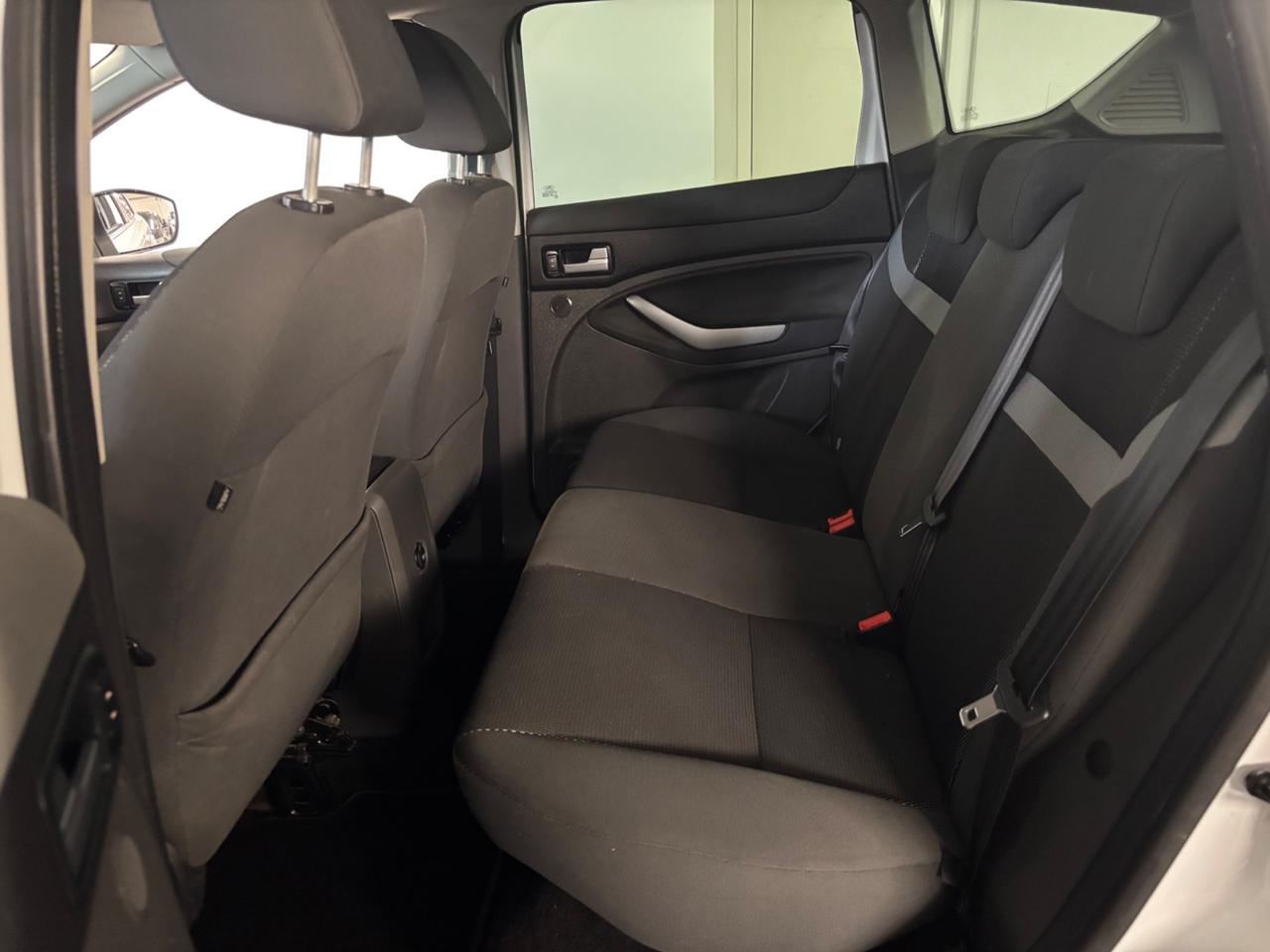 Ford Kuga 2.0 TDCi 140 CV 2WD Titanium