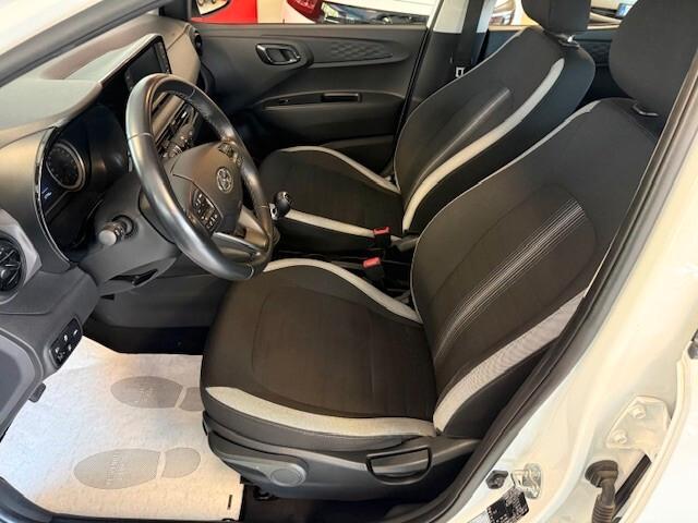 HIUNDAY I10 1.0 BENZINA TECH FULL OPTIONALS ADATTA A NEO PATENTATI