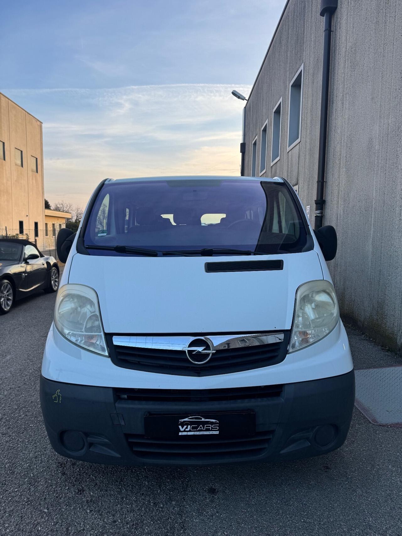 Opel Vivaro 2.0 TDI 9 posti
