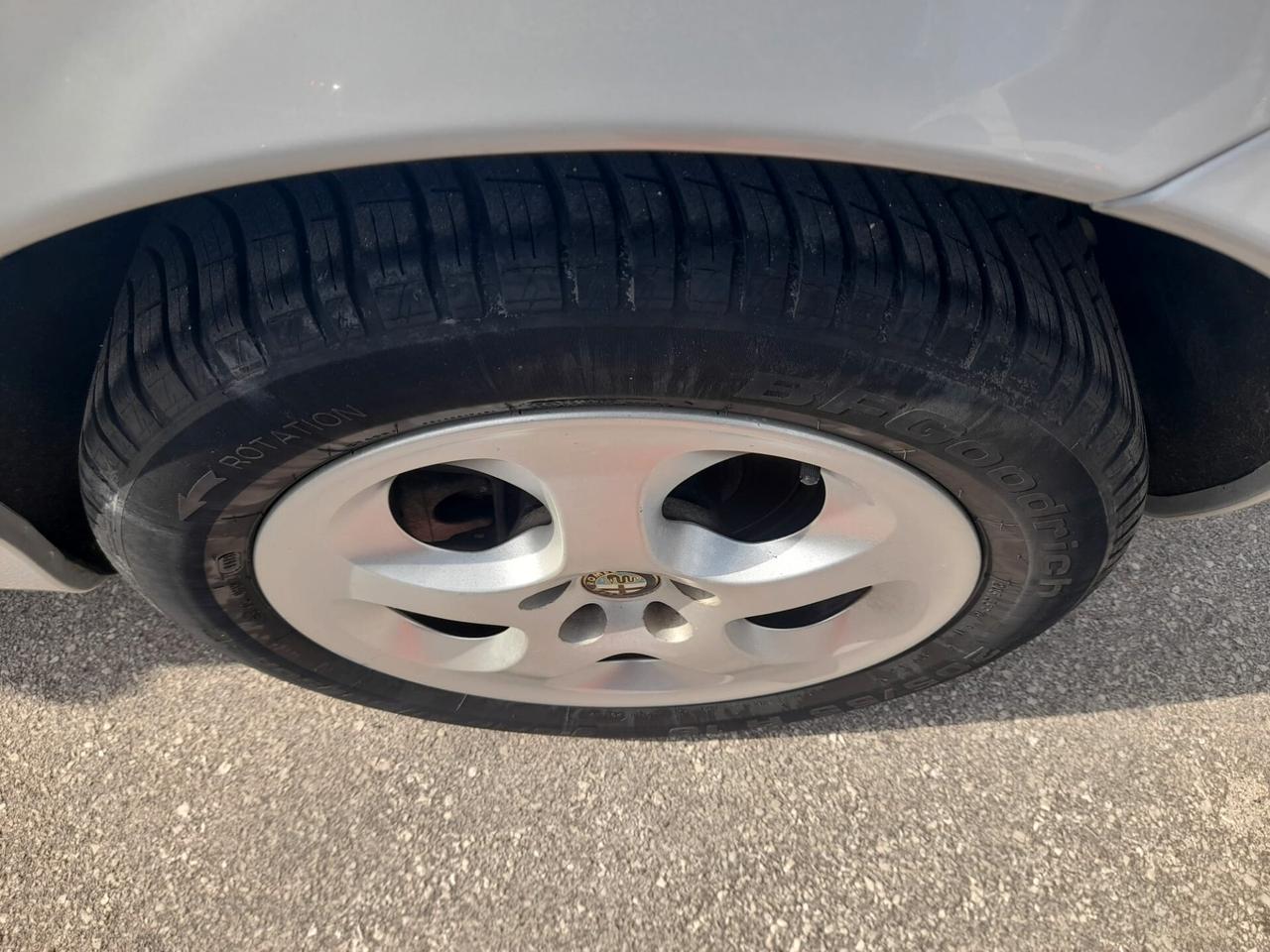 Alfa Romeo 147 1.9 JTD diesel 12 mesi garanzia-2006